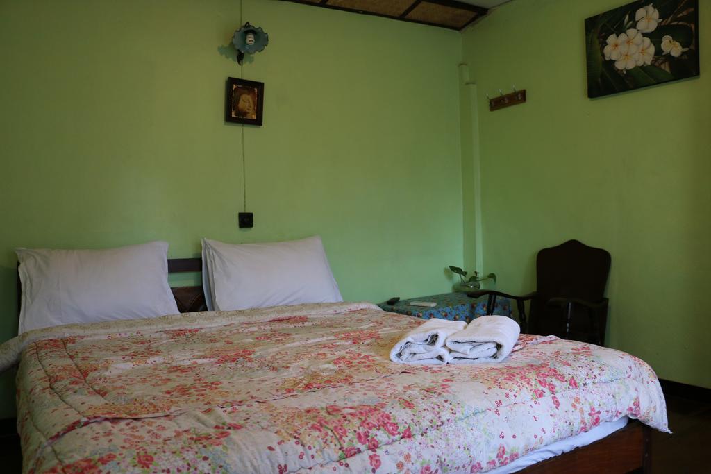 Noom Guesthouse Lopburi Exterior photo