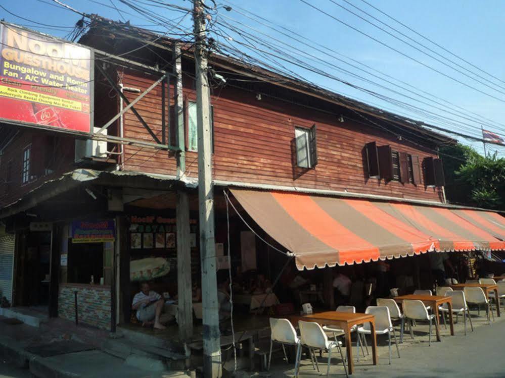 Noom Guesthouse Lopburi Exterior photo